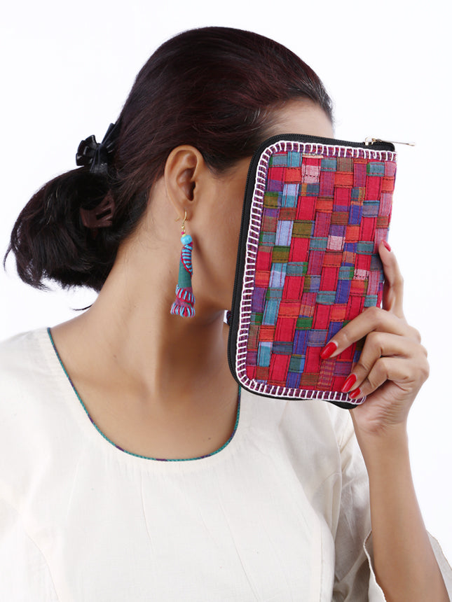 Hand woven Gamcha clutch P1